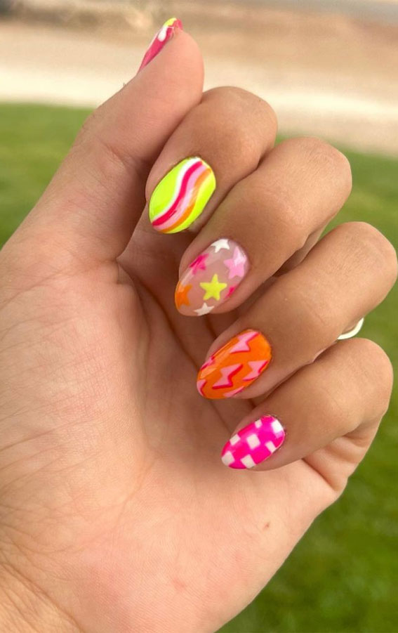 Chic Summer Nail Ideas Embrace the Season with Style : Bright Print Short Nails