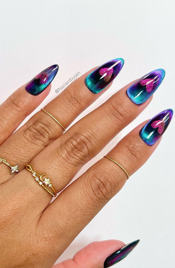 Chic Summer Nail Ideas Embrace the Season with Style : Cat Eye Magnet Nails with Pink Heart