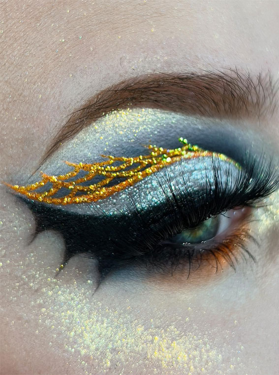 Creative Halloween Makeup Looks : Glittery Gold Spider Web Eye Makeup