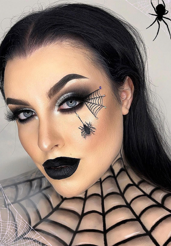 Creative Halloween Makeup Looks : Creepy Spider Eye Makeup Look