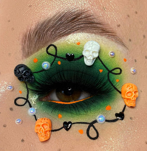 Creative Halloween Makeup Looks : Skulls Eye Makeup