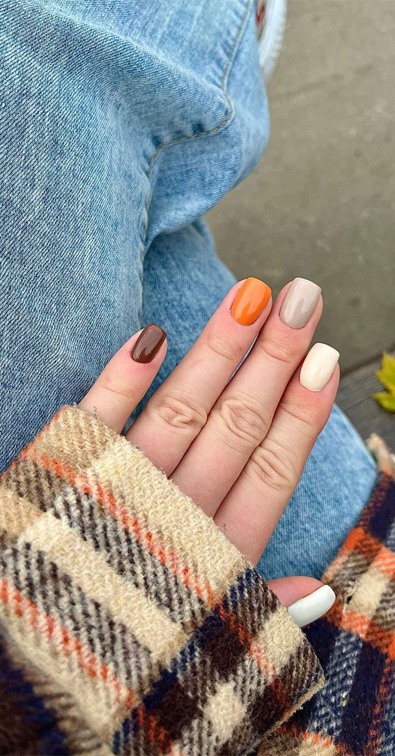 Embrace Autumn with Stunning Nail Art Ideas : Brown, Orange & Nude Short Nails