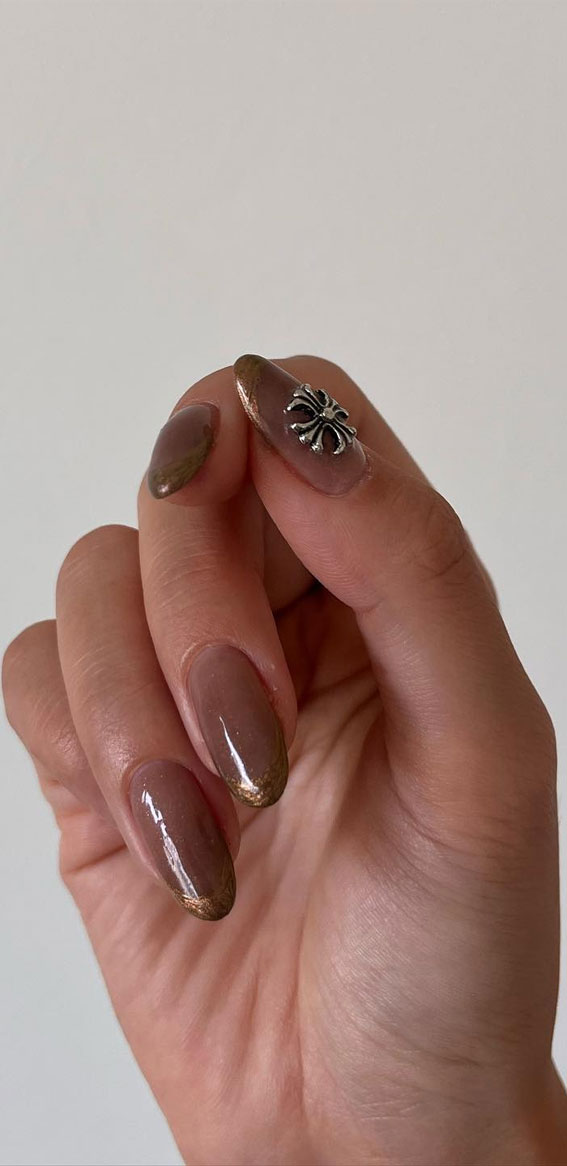 Embrace Autumn with Stunning Nail Art Ideas : Ombre Brown Almond Nails