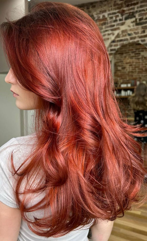 Warm and Inviting Fall Hair Colour Inspirations : Maple Red Layers