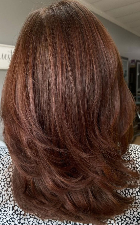 Warm and Inviting Fall Hair Colour Inspirations : Copper Brown Blend Layered Haircut