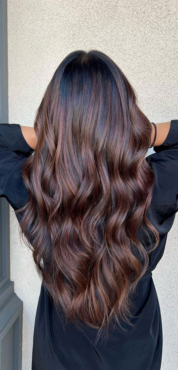 Warm and Inviting Fall Hair Colour Inspirations : Copper Brown Balayage Layers