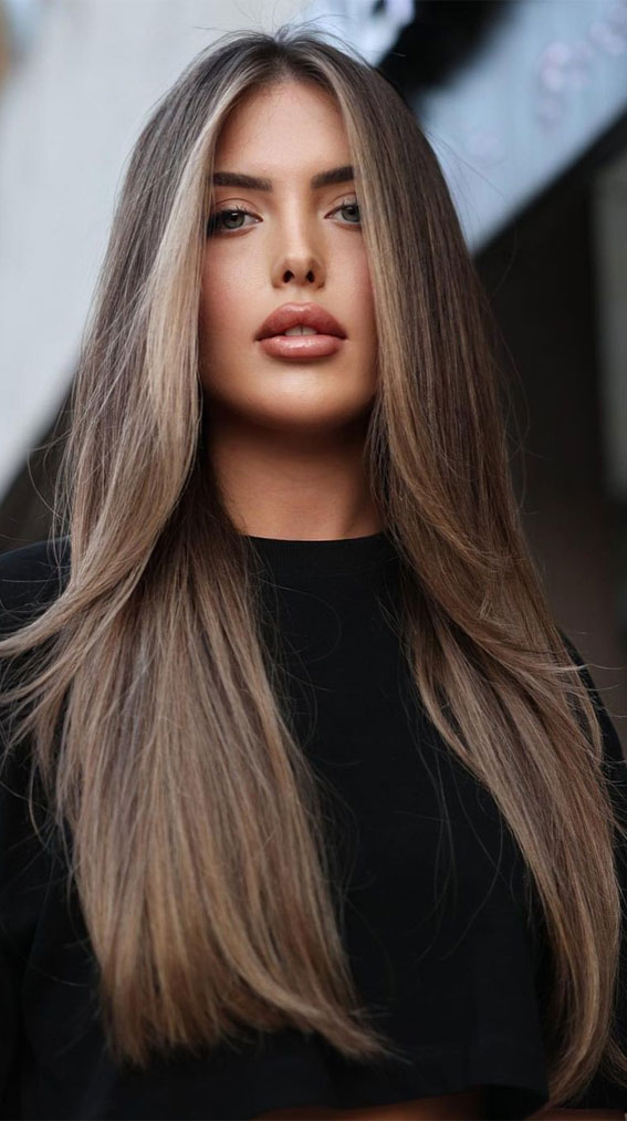 Warm and Inviting Fall Hair Colour Inspirations : Sable Brown with Blonde Face Framing Highlights