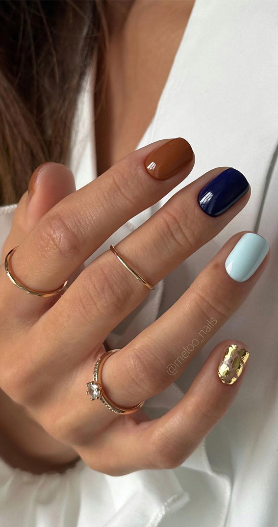 Embrace Autumn with Stunning Nail Art Ideas : Blue, Brown, Gold & Navy Nails