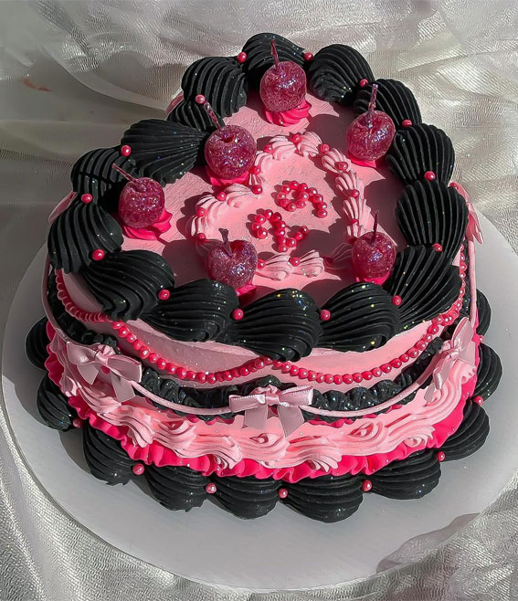 40 Delightful Lambeth Birthday Cake Ideas : Halloween Vibe Cake for 29th Birthday