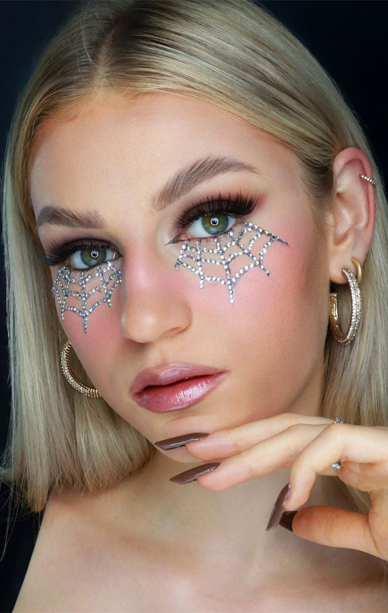 Creative Halloween Makeup Looks : Glam Spider Web