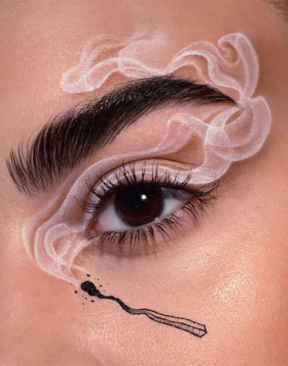 Creative Halloween Makeup Looks : Smokey eye