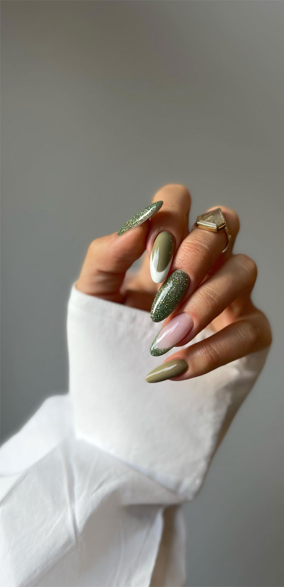 Thanksgiving Nail Art Delights : Shimmery Green Nails