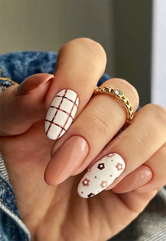 Thanksgiving Nail Art Delights : Beige Floral Nails