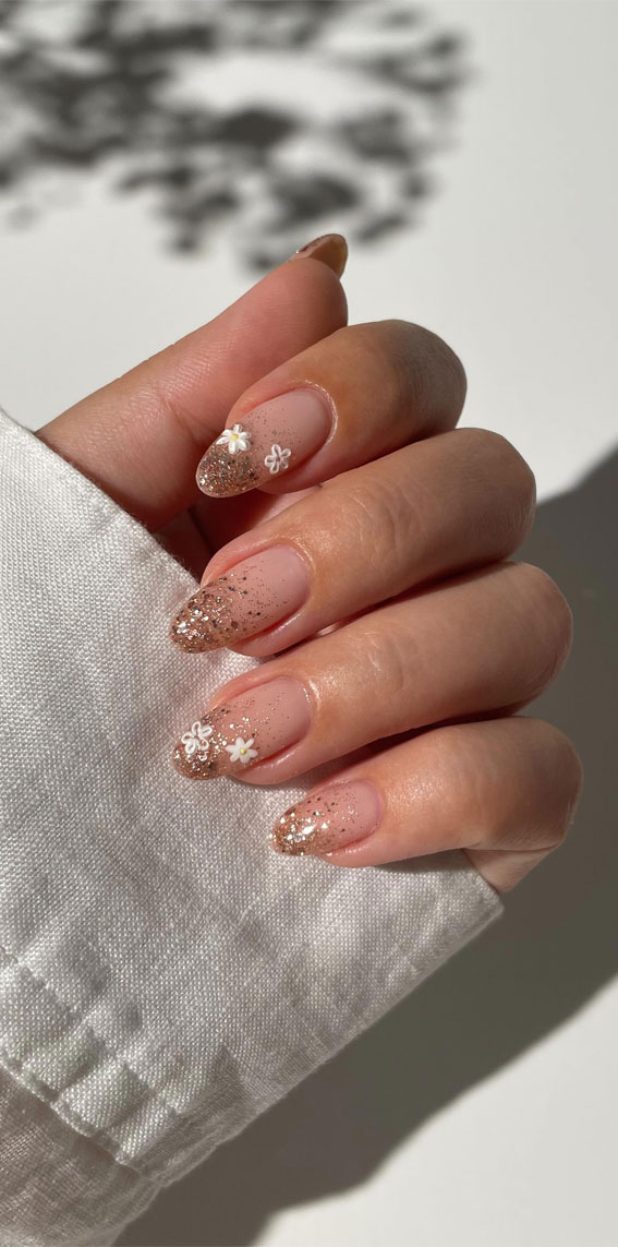 Thanksgiving Nail Art Delights : Ombre Glittery Tips with Flower
