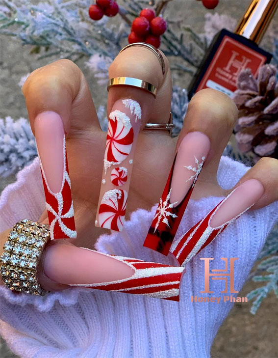 Festive Fingertips 52 Enchanting Christmas Nail Ideas : Red Peppermint, Plaid & Candy Cane Acrylic Nails