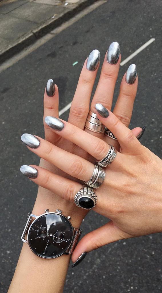 40+ Brilliant Chrome Nail Art Designs : Silver Mirror Oval-Shaped Nails