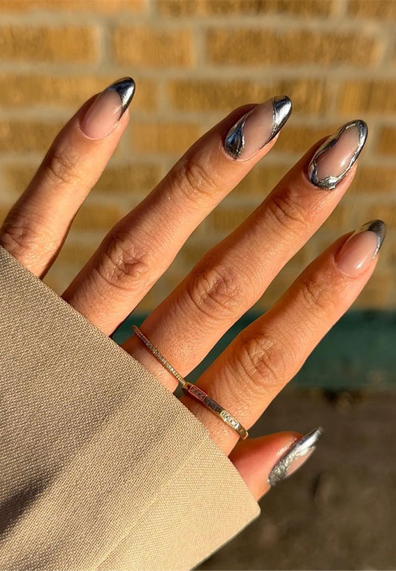 40+ Brilliant Chrome Nail Art Designs : Silver Negative Space