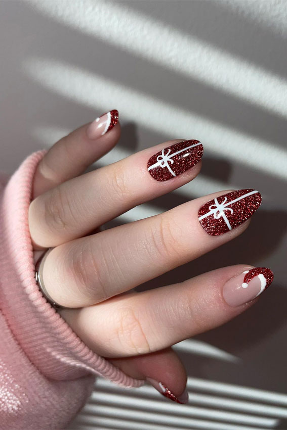 red reflective nails, Christmas nails, Christmas nail art, Christmas nail ideas, Cute Christmas nails, festive nails, cute