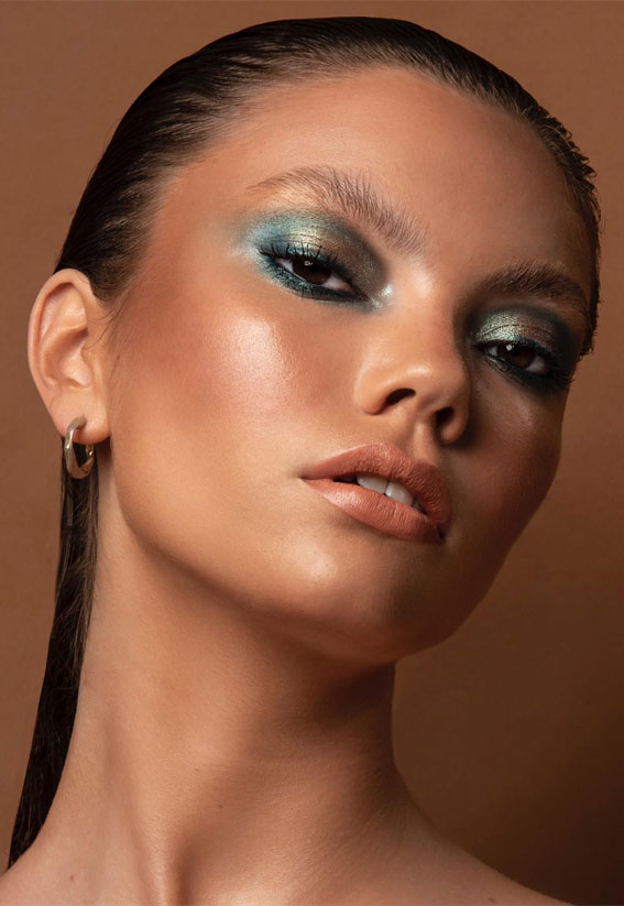 Radiant Festivity Makeup Looks for the Holiday Season : Metallic Green Eyeshadow