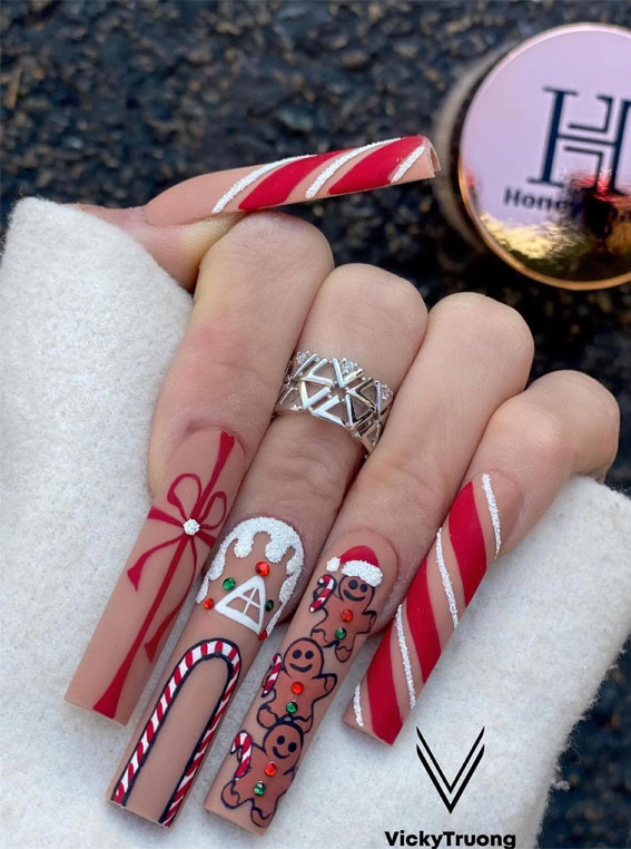 Winter Wonders 49 Festive Christmas Nail Art Designs : Gingerbread House Acrylic Nails