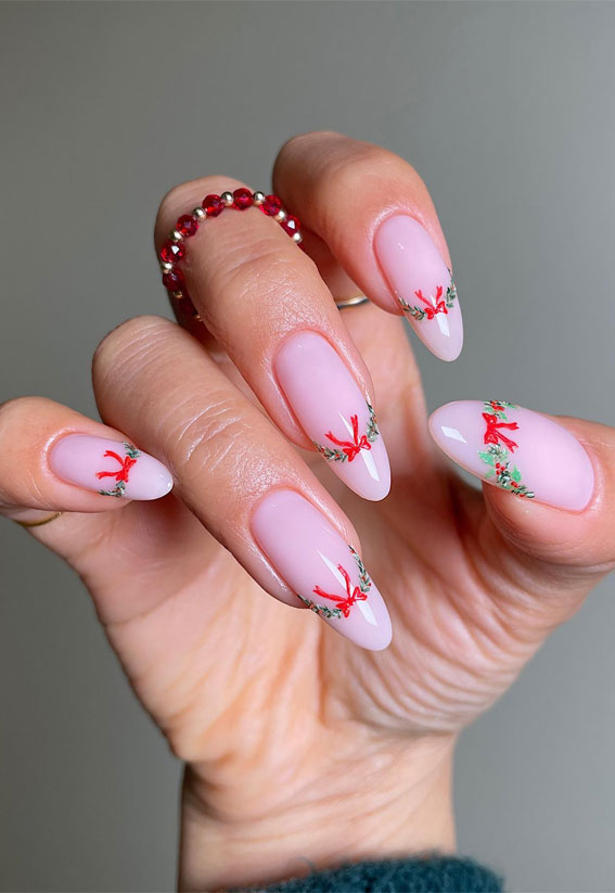 Winter Wonders 49 Festive Christmas Nail Art Designs : Christmas Garland & Red Bow Nails