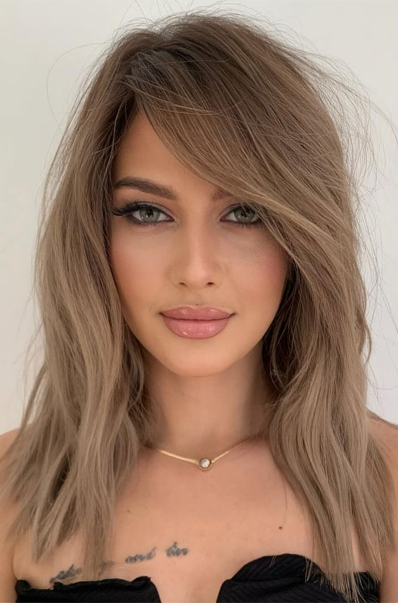 50+ Captivating Hair Colors for the Chilly Season : Beige Sandy Layers