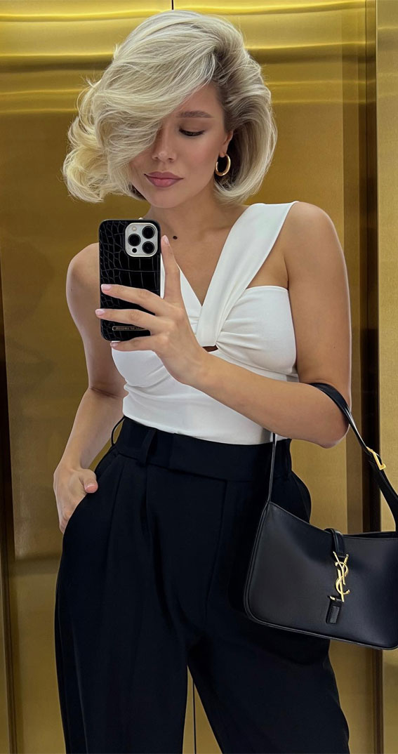 Sassy Short Hairstyles for Modern Elegance : Elegant Blonde Bob