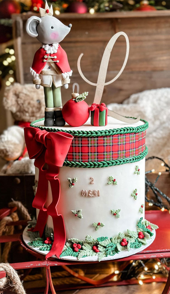Festive Cake Ideas for Winter Wonderland Delights : Holly and Tartan Delight Cake
