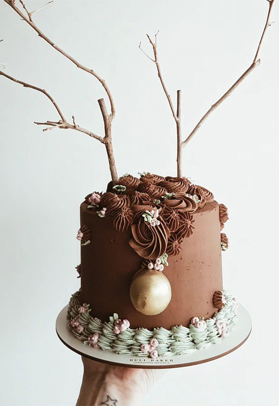 Festive Cake Ideas for Winter Wonderland Delights : Chocolate Reindeer Cake