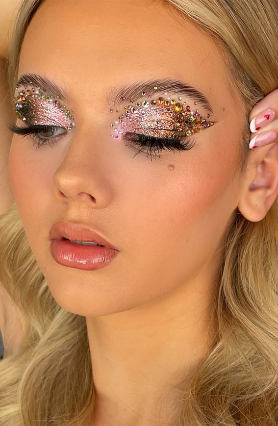 22 Glam Festive Season Makeup Ideas : Rose Gold Glam Eyes