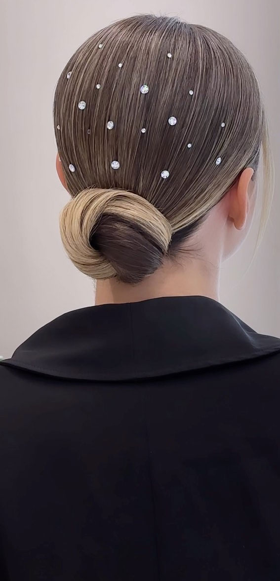 40 Timeless and Elegant Updo Hairstyles : Knot Twisted Bun with Pearl