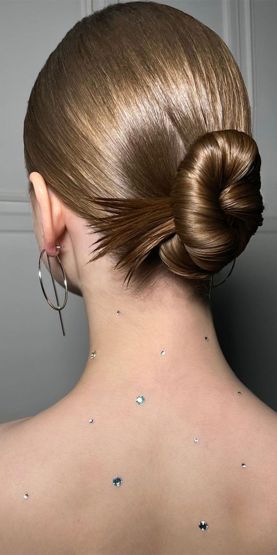 40 Timeless and Elegant Updo Hairstyles : Symmetry of The Knot Bun
