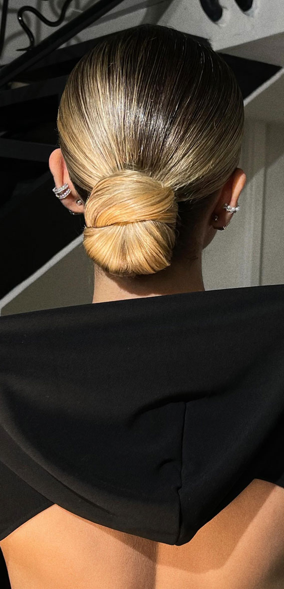 40 Timeless and Elegant Updo Hairstyles : Blonde Elegance Small Bun