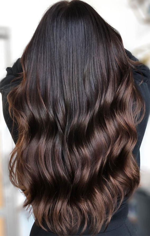 Winter Enchantment Hair Colours To Embrace The Season : Chocolate Caramel Soufflé Hair Colour