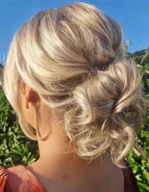 25 Stunning Hairdo Ideas for Every Special Occasion : Messy Updo Hairstyle
