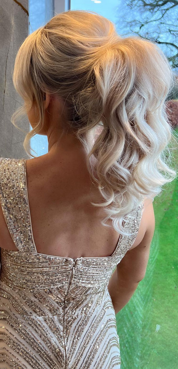 25 Stunning Hairdo Ideas for Every Special Occasion : Fluffy Ponytail for Bride