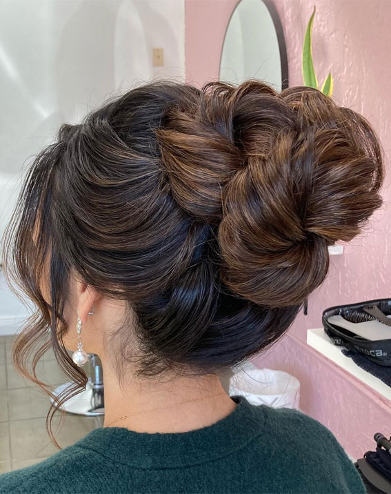 25 Stunning Hairdo Ideas for Every Special Occasion : Timeless Romantic Upstyle