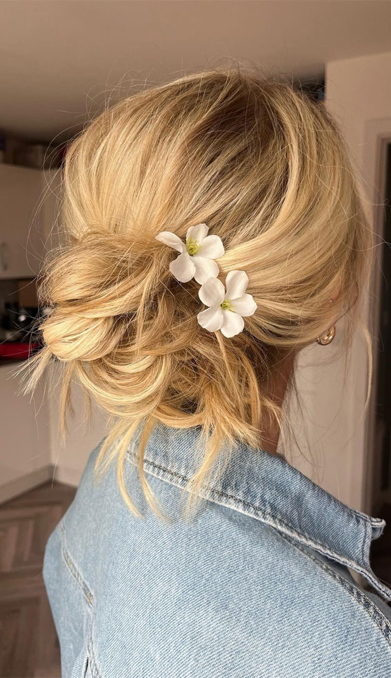 25 Stunning Hairdo Ideas for Every Special Occasion : Subtle French Chignon Messy Upstyle