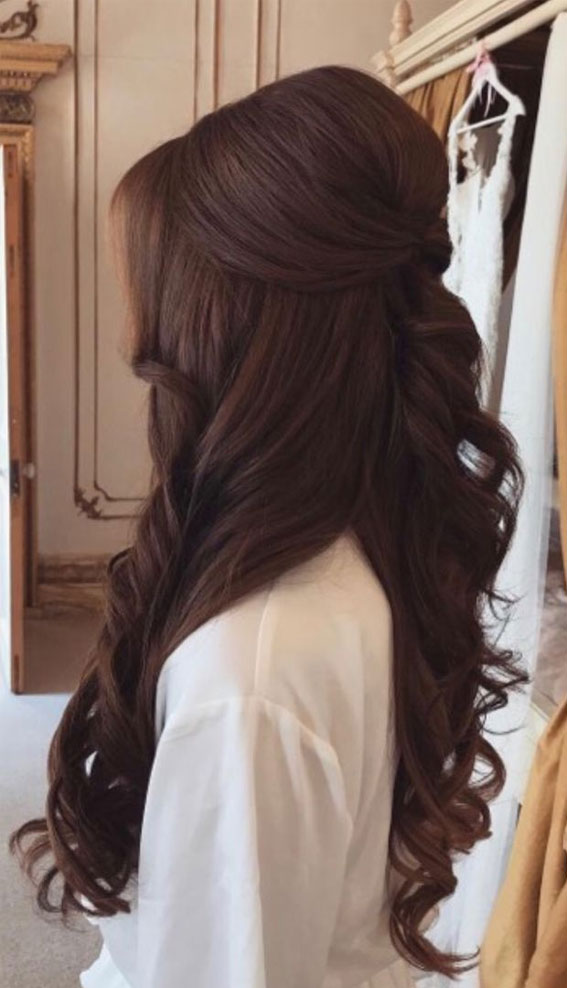 Prom Hairstyles for a Night to Remember : Puff Half Up Vintage Vibe