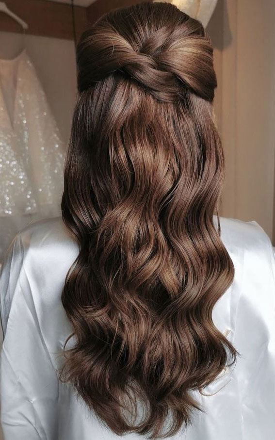 Prom Hairstyles for a Night to Remember : Smooth Elegant Halt Up Soft Waves