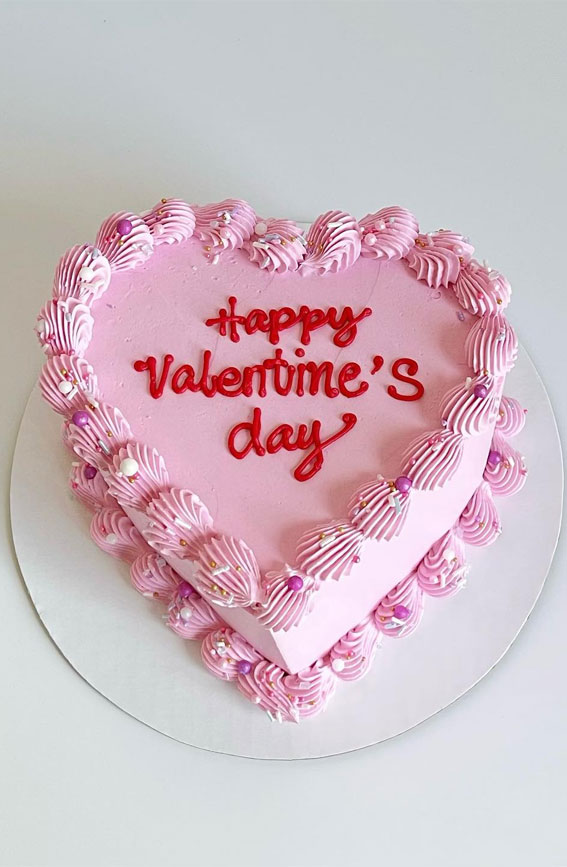 Sweetheart Valentine’s Cake Ideas Love in Every Layer : Monochrome Elegance