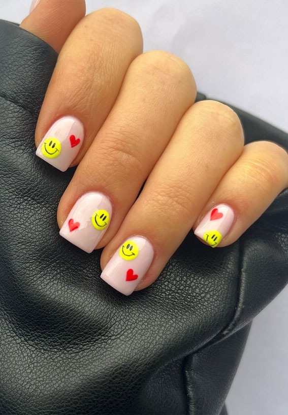 Captivating Valentine’s Day Nail Designs : Happy Faces & Love Hearts