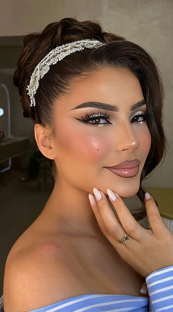 Radiant Bridal Makeup Ideas for Your Perfect Wedding Day : Romantic Glamour