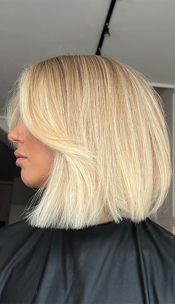 Fresh Hair Colour Ideas to Welcome the Season : Vanilla Blonde Bob Elegance