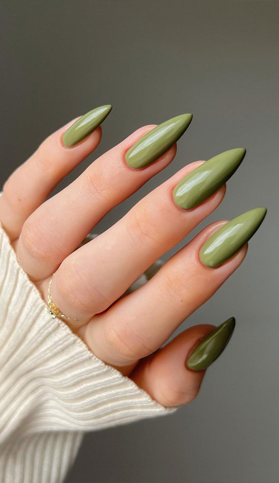 20 Fresh Green Spring Nail Ideas for the Season : Sage Green Pointy Tip Nails