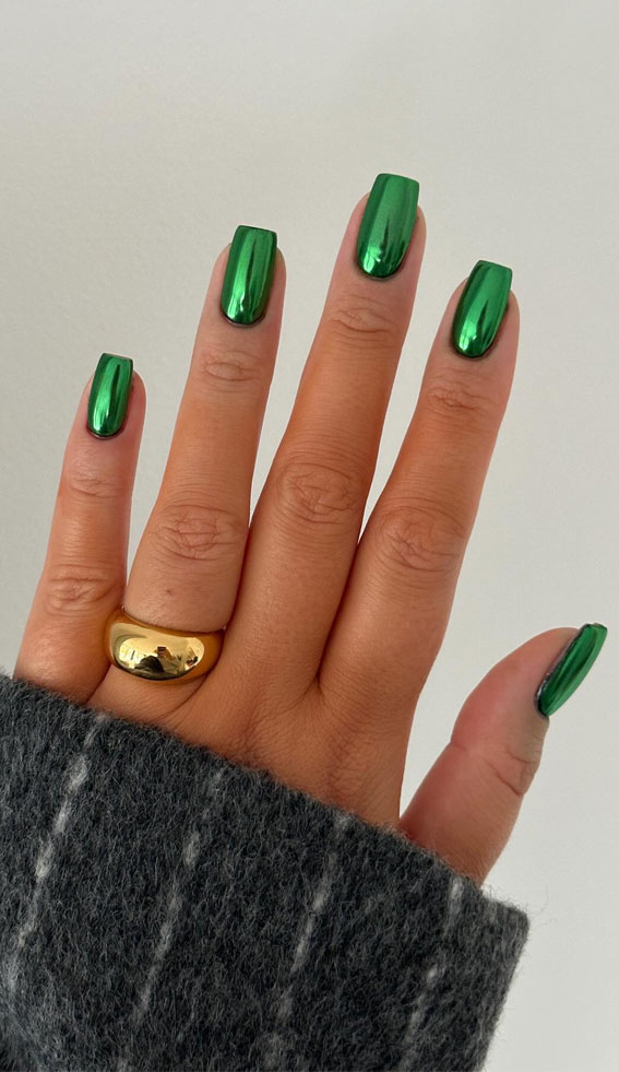 20 Fresh Green Spring Nail Ideas for the Season : Chrome Green Nails