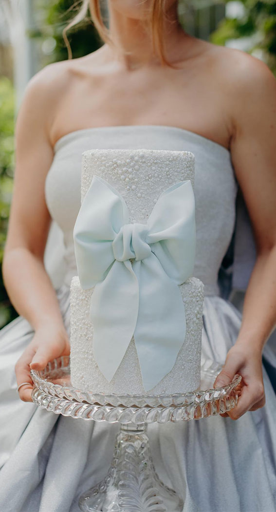 40 Inspiring Wedding Cake Creations : Elegant Bow-Tied Bliss