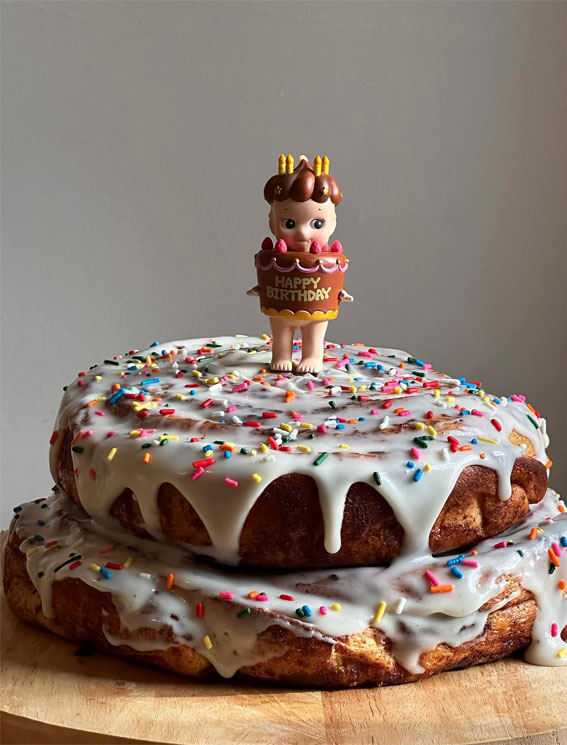 cinnamon roll birthday cake, simple birthday cake, birthday cake ideas, birthday cake design