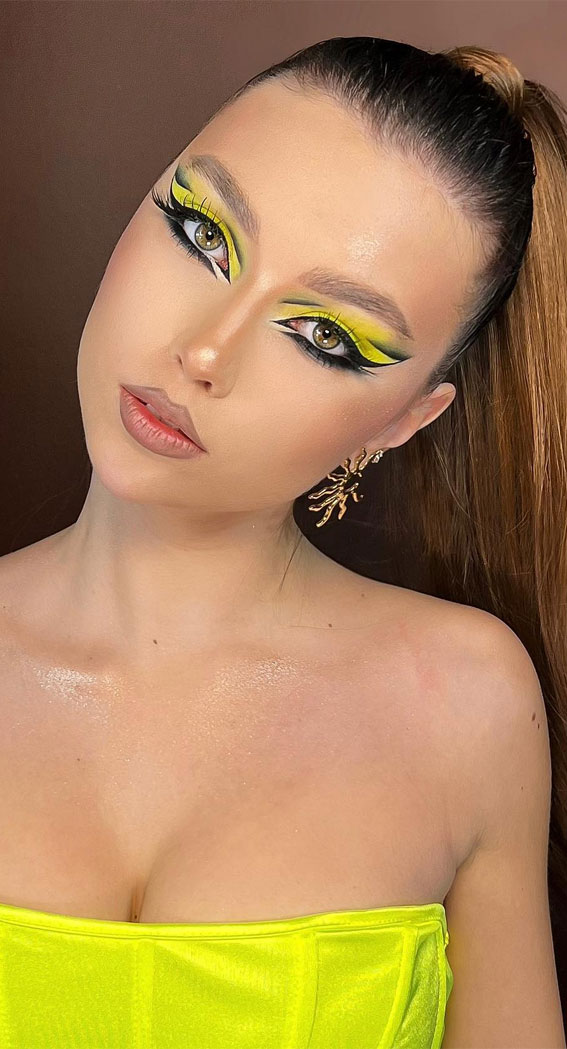 Colourful Makeup Ideas for Music Festivals : Graphic Line + Bright Yellow Cut Crease