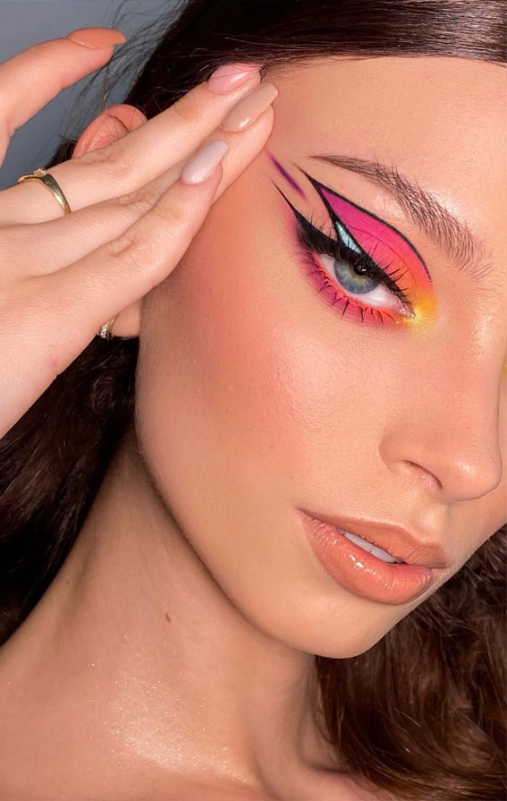 Colourful Makeup Ideas for Music Festivals : Sunset Strokes